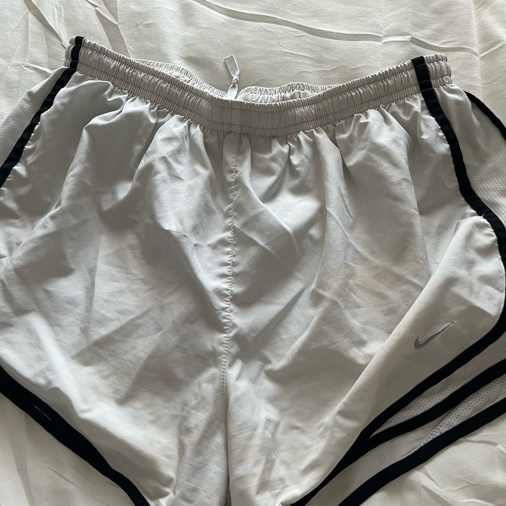 Nike shorts size M